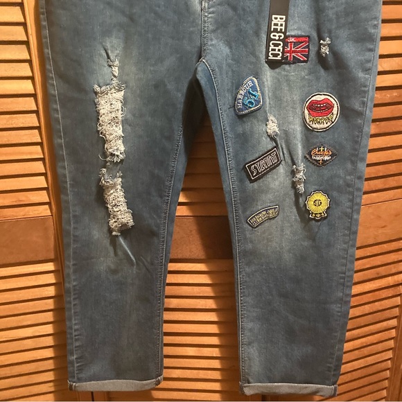 New & Ceci Los Angeles Blue Denim Distressed Ankle Jeans w/Embroidered Patches - Picture 8 of 16